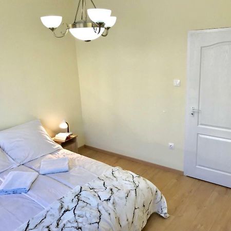 Ella Apartman Debrecen Eksteriør billede