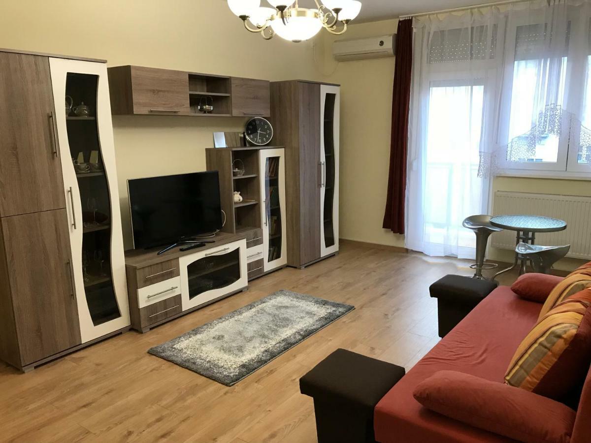 Ella Apartman Debrecen Eksteriør billede
